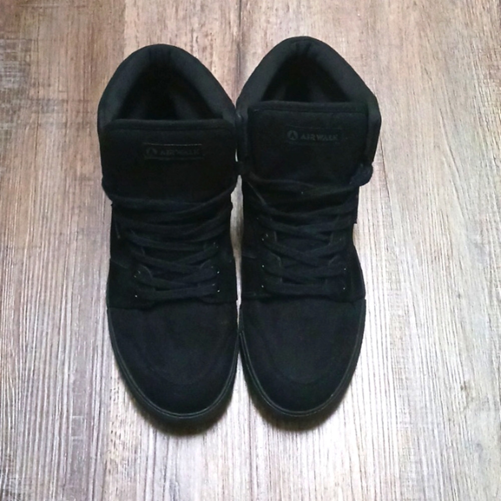 AIRWALK ALL BLACK SHOE